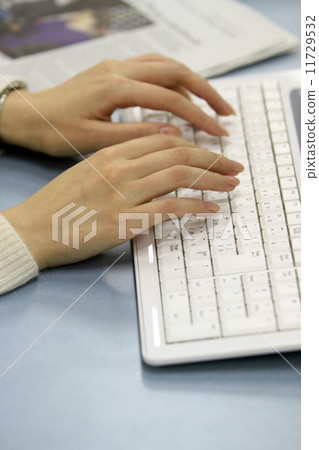 Female operator 11729532
