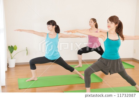 做瑜伽的女人 11732087