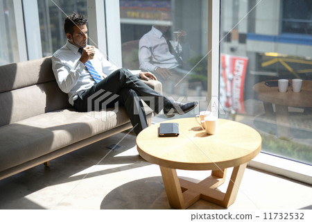Businessman in office 11732532