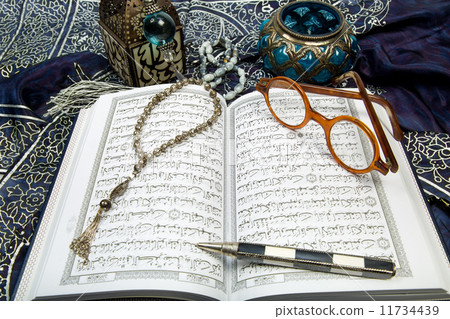 Quran Quran 11734439