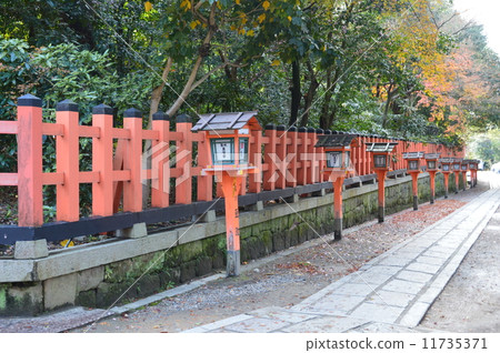 Yasaka Shrine 's approach "(Gion town, Higashiyama-ku, Kyoto city) 11735371