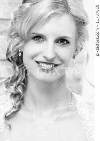 bw portrait of beautiful smiling bride 11737619