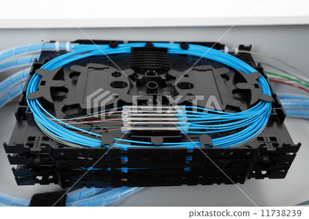 Fiber optic splice cassettes Fiber optic splice cassettes 11738239