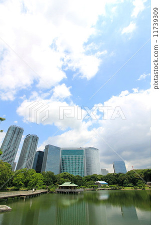 Hama Rikyu Imperial Garden · Ochaya in Nakajima and Shiodome skyscraper group 11739309
