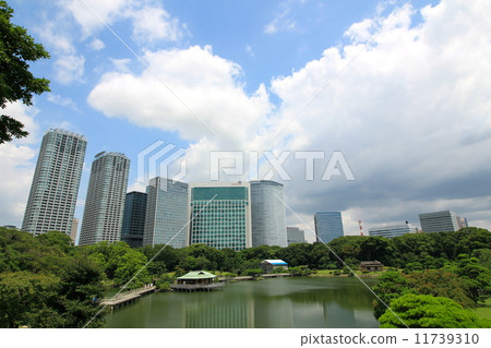 Hama Rikyu Imperial Garden · Ochaya in Nakajima and Shiodome skyscraper group 11739310