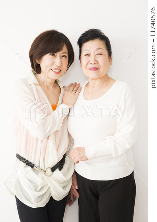 Senior women 2 11740576