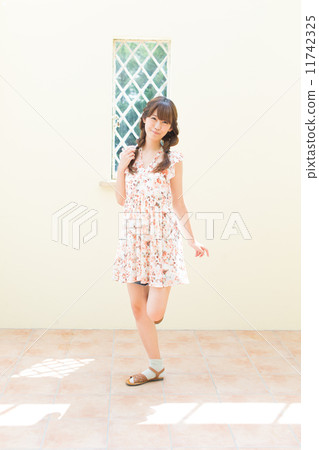 清爽的女人 清爽的女人 11742325