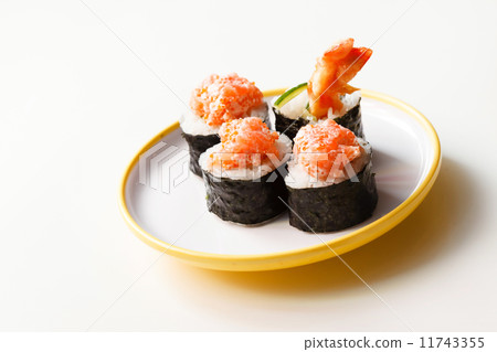 tasty sushi 11743355
