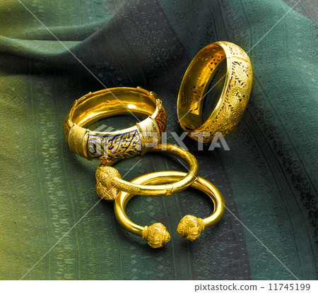 Thai ancient style gold bracelets 11745199
