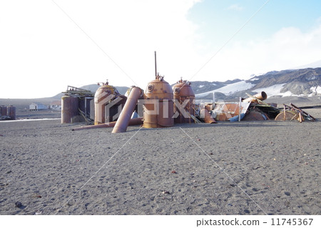 Traces of whaling base 3 11745367