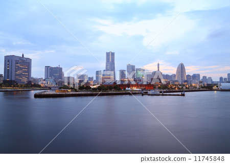 View of marina bay at night in Yokohama City 11745848