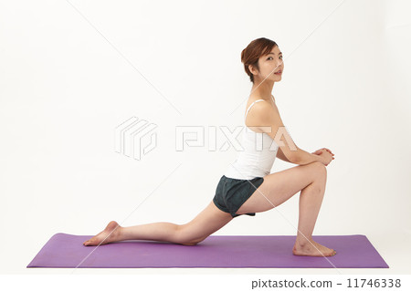 女人伸展 11746338