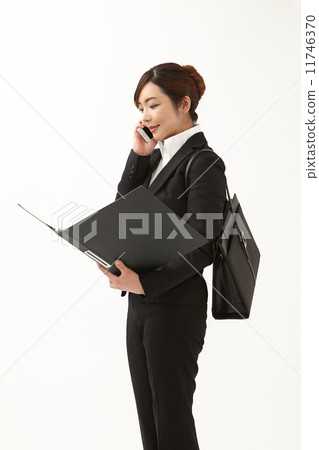 一個女人打個電話 一個女人打個電話 11746370