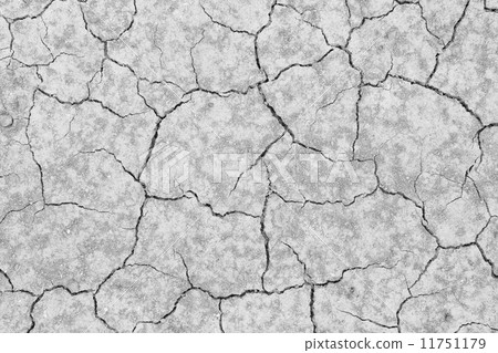 cracked soil 11751179