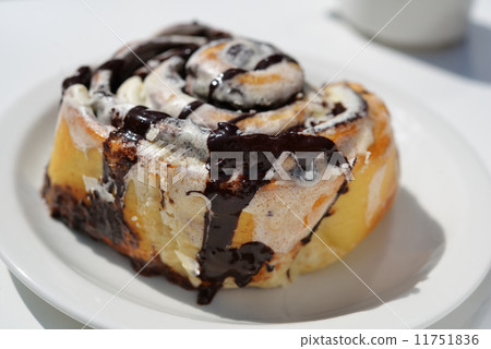 Chocolate roll 11751836