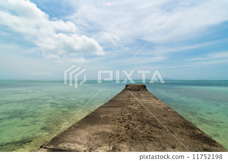 竹富島西碼頭(沖繩) 竹富島西碼頭(沖繩) 11752198