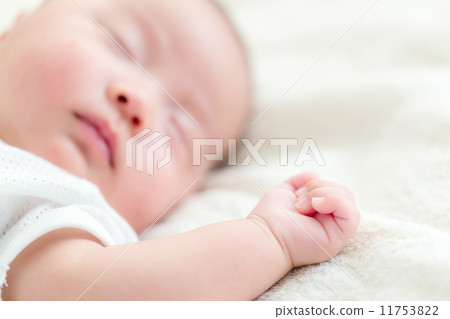 Asian baby sleep 11753822