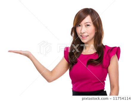 Business woman present by hand 11754114