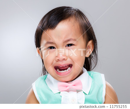 Baby crying 11755255