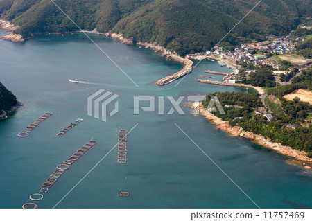 Nagasaki prefecture Tsushima-shi Aizushima cho near the coast of the coast 11757469