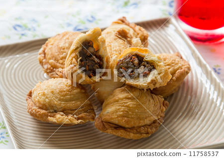 Pastry samosas 11758537