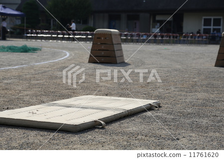 Mat and Jump Box 11761620
