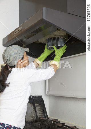 Ventilation fan cleaning Ventilation fan cleaning 11765708