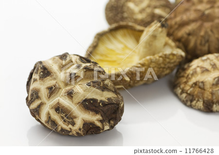 Dried shiitake mushrooms 3 11766428