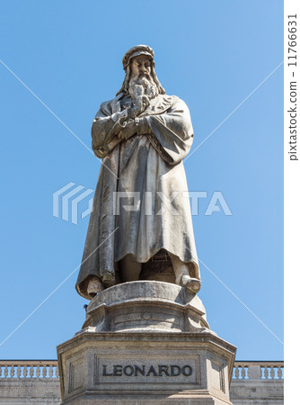 萊昂納多達芬奇米蘭斯卡拉廣場1：前面的雕像 11766631