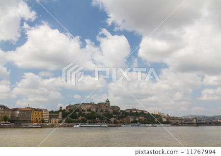 view of landmarks in Budapest 11767994