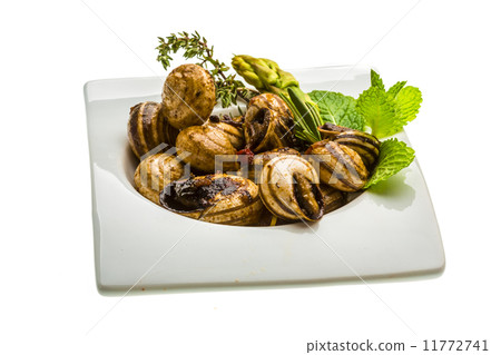 Escargot with asparagus, rosemary, thymus and tomato Escargot with asparagus, rosemary, thymus and tomato 11772741