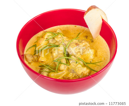 Yellow Curry Chicken (Massaman Curry Chicken) Yellow Curry Chicken (Massaman Curry Chicken) 11773085