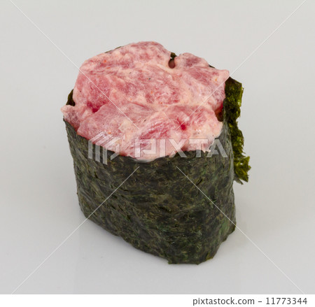 Tuna sushi Tuna sushi 11773344