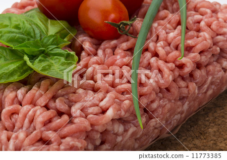 Meat stuffing with basil Meat stuffing with basil 11773385