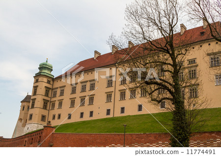 Royal castle in Wawel, Krakow Royal castle in Wawel, Krakow 11774491