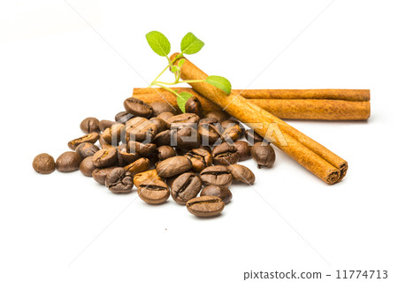 Coffee with cinnamon 11774713