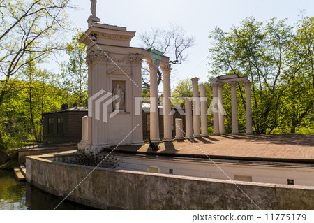 Lazienki Park with Roman inspired theater and Palace on the Wate 11775179