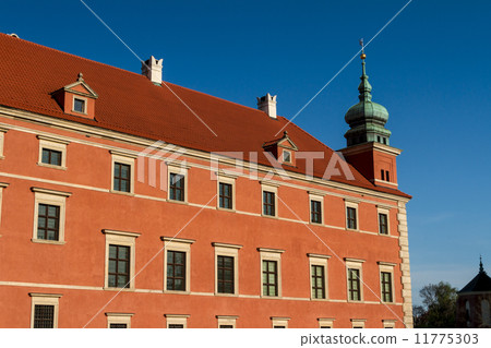 Warsaw, Poland. Old Town - famous Royal Castle. UNESCO World Her 11775303