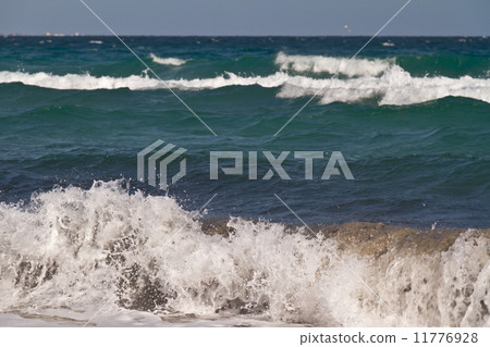 Sea waves on the Mediterranean sea 11776928