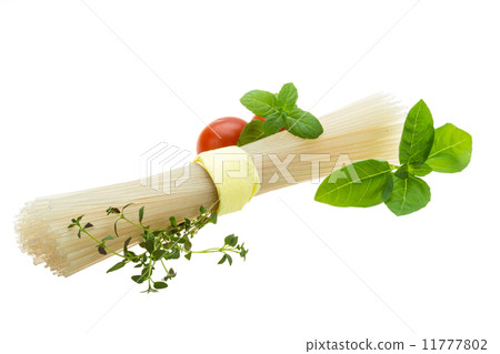 Rice noodles with herbs 11777802
