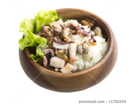 rice with seafood 11782059
