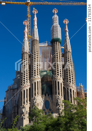 BARCELONA SPAIN - OCTOBER 28: La Sagrada Familia - the impressiv BARCELONA SPAIN - OCTOBER 28: La Sagrada Familia - the impressiv 11783834