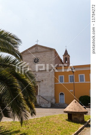 Rome, Italy. Typical architectural details of the old city 11784272