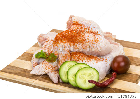 Raw chicken wings Raw chicken wings 11784353