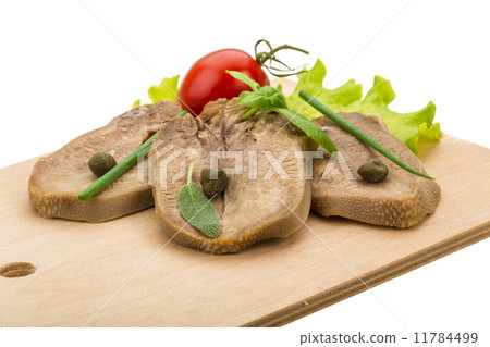 Beef tongue 11784499