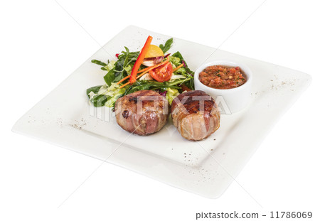 Grilled steak wrapped in bacon, with grilled vegetables, mashed Grilled steak wrapped in bacon, with grilled vegetables, mashed 11786069