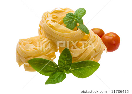 Tagliatelle with basil, tomato and mint Tagliatelle with basil, tomato and mint 11786415