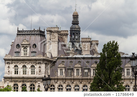 Historic building in Paris France 11786649