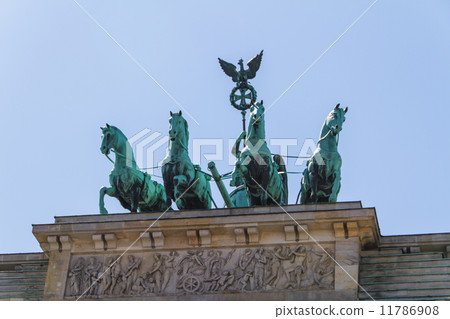 The Brandenburger Tor (Brandenburg Gate) is the ancient gateway 11786908