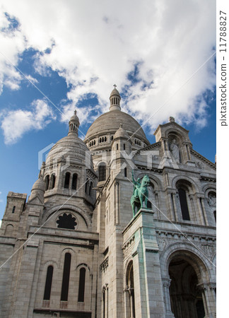 The external architecture of Sacre Coeur, Montmartre, Paris, Fra 11788827